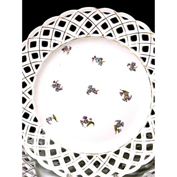 Reticulated Dessert Plate Charles Ahrenfeldt Circa 1880 (set of 11) - Picture 4 of 6